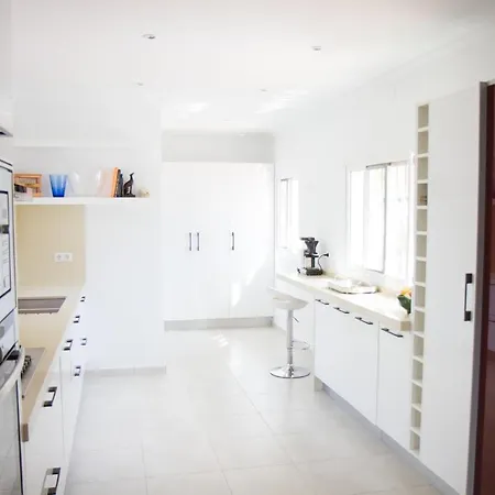 3 Bedroom With Private Pool In El Paraiso