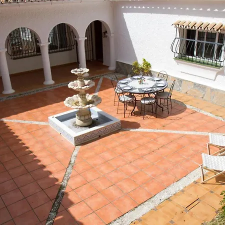 3 Bedroom With Private Pool In El Paraiso *